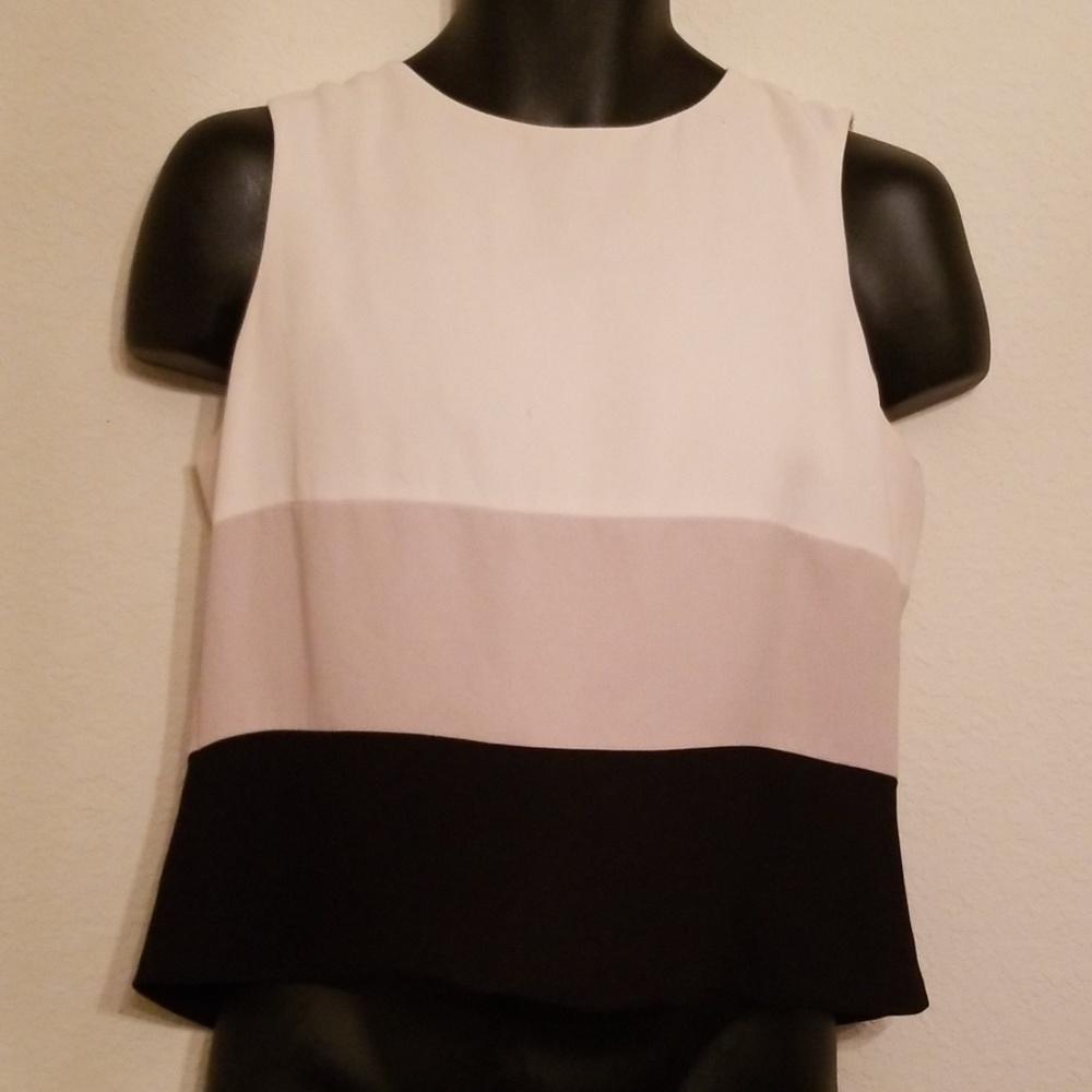 Casual Corner shell tri-colored